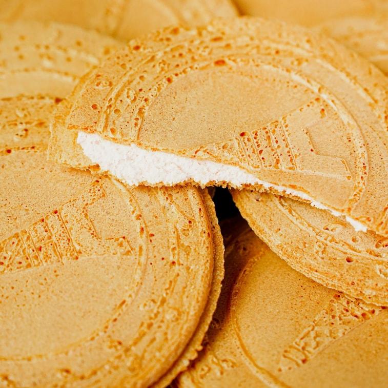 Hello Kitty French Cookie Gift Box, 15.87 Ounces, 1 Box - Mighty Depot