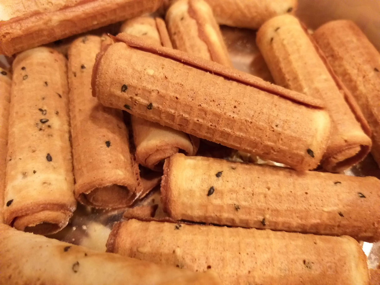 Surasang - Joongma-Go Roll Cookie (Black Sesame), 12.87 Ounces, (1 Count ) - Mighty Depot