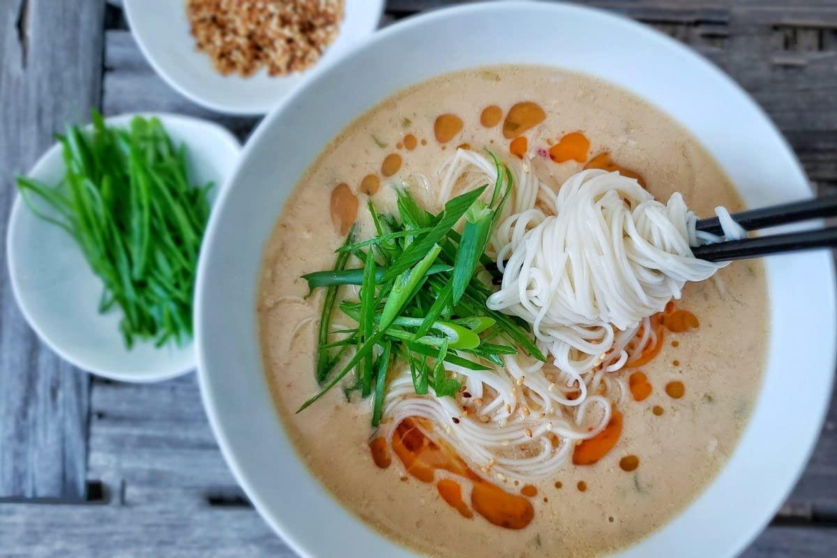 Taiwanese Fresh Somen Noodles, Soba Wheat Noodles, Thin Udon Noodles, Pack of 6 Bundles, 6 Servings - Mighty Depot