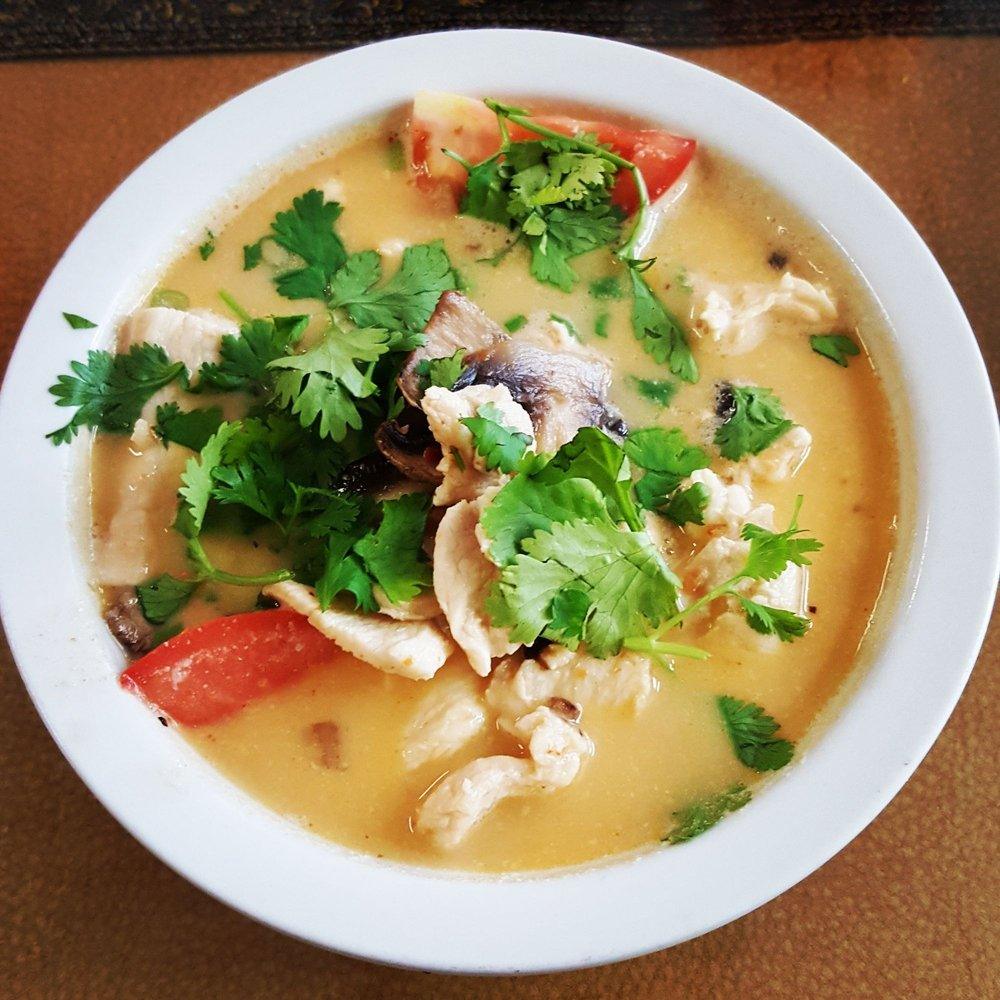 Maesri Tom Yum Paste - Authentic Thai Soup Base - Hot & Sour, 14 Ounce - Mighty Depot