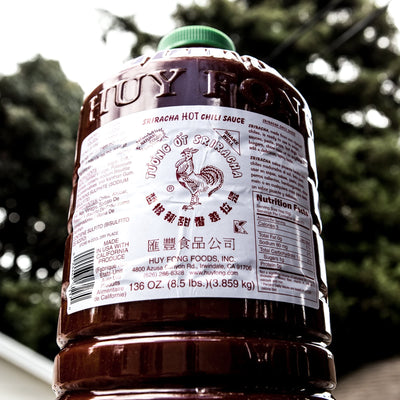 Huy Fong Sriracha Hot Chili Sauce Oz Bottle